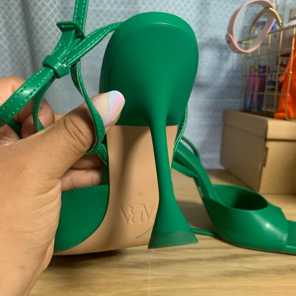 Zara Squared Toe Heel - Picture 3 of 3
